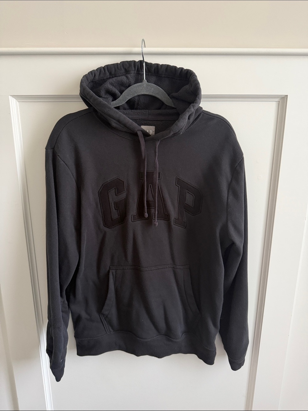 EUC GAP Men's Black Logo Pullover Hoodie